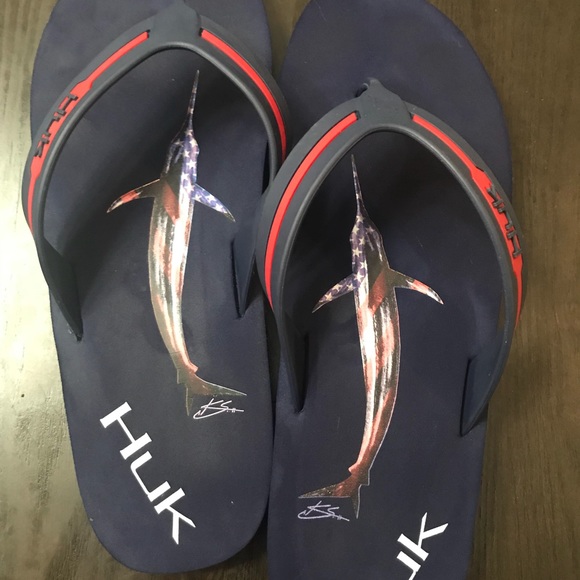 huk men's flip flops
